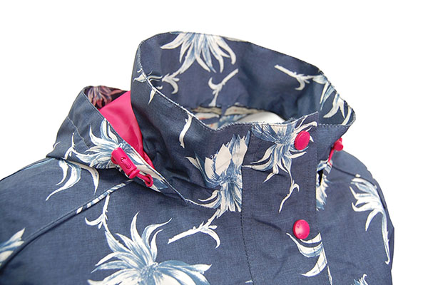 ADJUSTABLE HOOD WITH TOGGLES & DRAWCORD